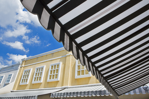 Perfect retractable awnings